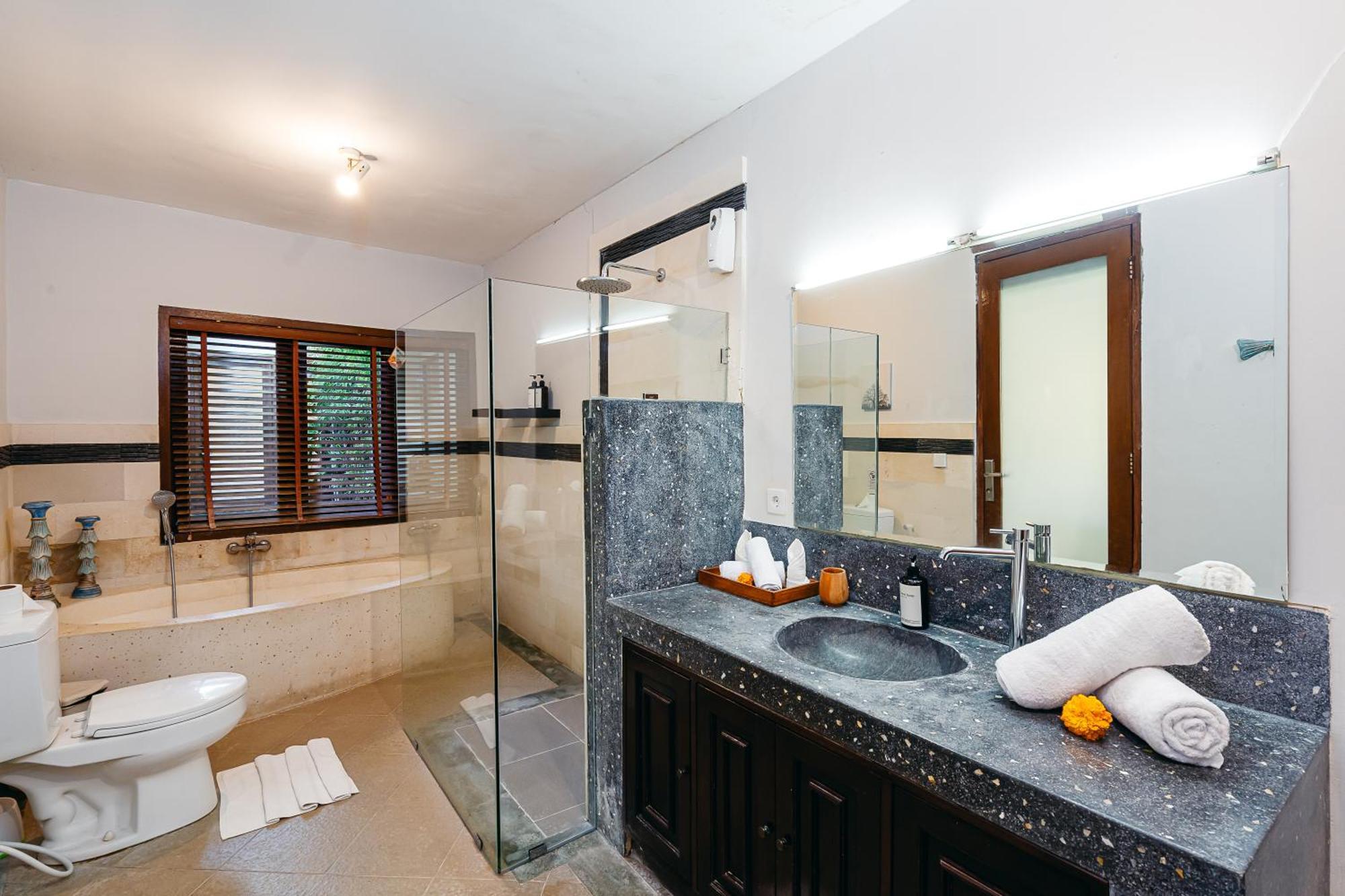Mahayana Villa Batu Belig - Close To The Beach Canggu Exterior foto